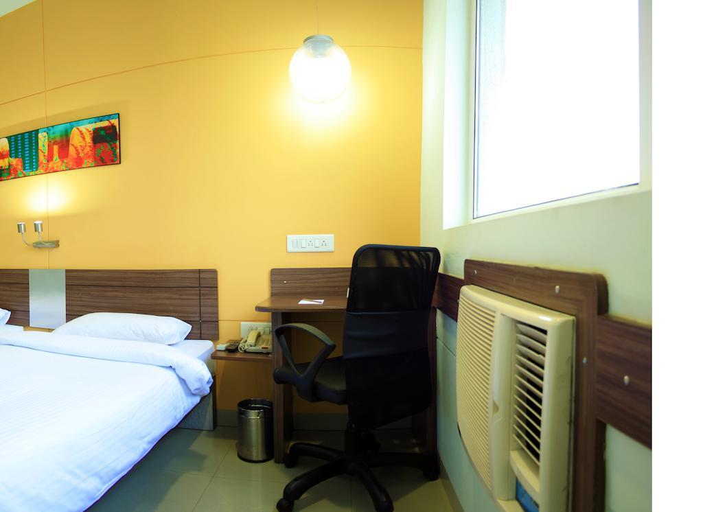 East Delhi Hotel Új-Delhi Kültér fotó