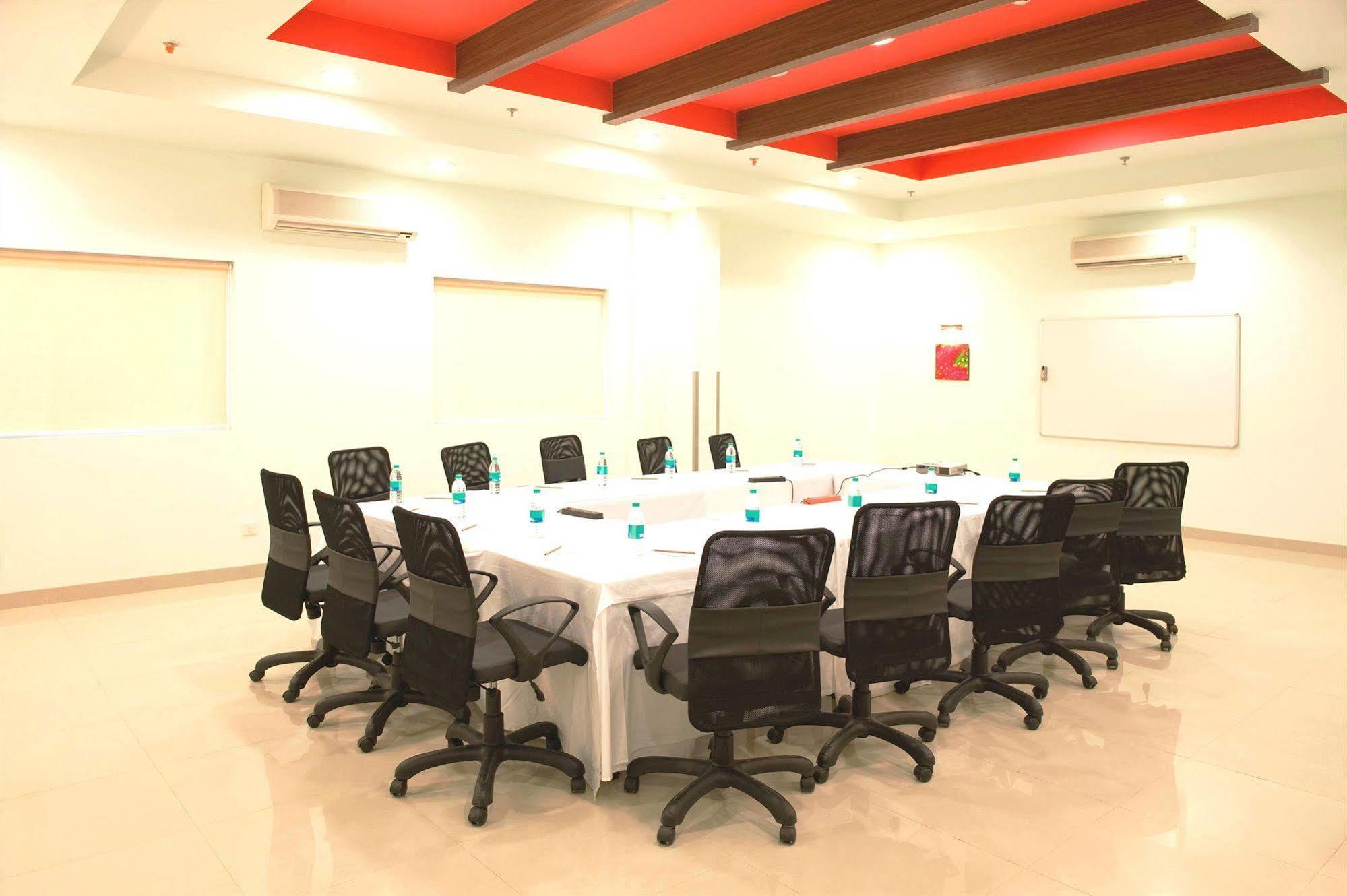 East Delhi Hotel Új-Delhi Kültér fotó